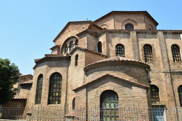 Fototapeta na wymiar kirche San Vitale in ravenna