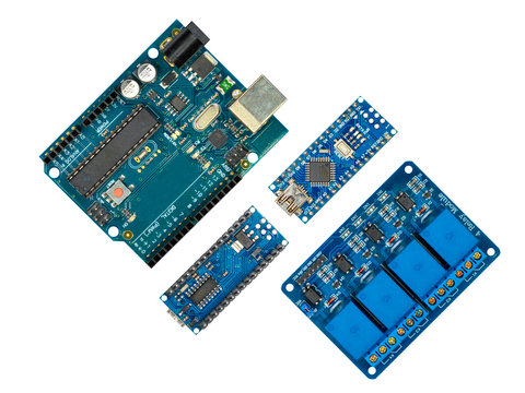 Photo of Arduino UNO board and relay module