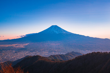 Fototapeta na wymiar 三つ峠山頂からの秋風景