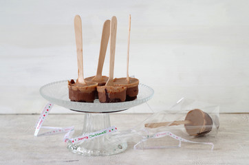 triple Trinkschokolade am Stiel zu Weihnachten