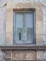 Fototapeta na wymiar abandoned window