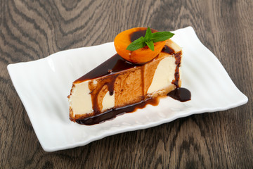 Cheesecake with chocolate
