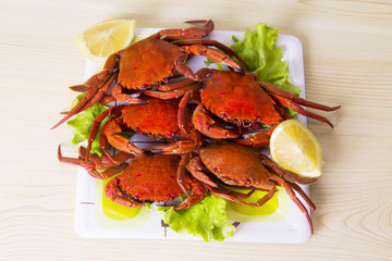 seafood, crabs with lettuce and lemon