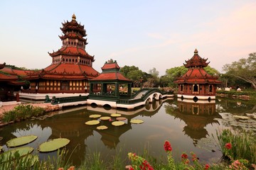 Naklejka premium Asian pond-style pool pavilion