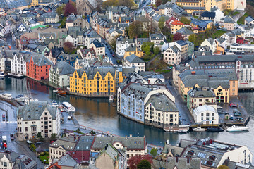 View of Alesund with the channel © Lars Johansson