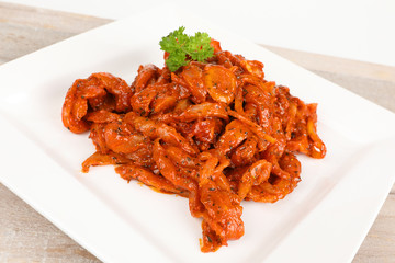 rohes mariniertes Pfannengyros