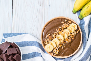 chocolate smoothies bowl
