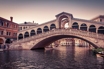 Fototapeta na wymiar Rialto Bridge over the Grand Canal in Venice