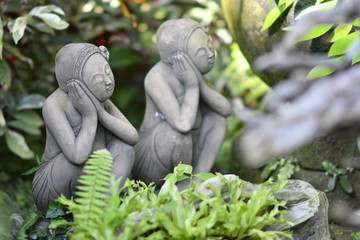 Fototapeta na wymiar Garden sculptures