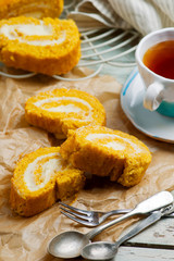 Pumpkin cake roll with cream cheese