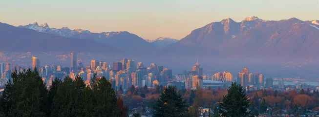 Gordijnen Vancouver BC Downtown stadsgezicht bij zonsondergang Panorama British Columbia Canada © David Gn