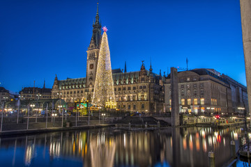 Fototapeta premium Christmas time in Hamburg Germany
