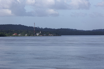 La 2ème plus grande commune de France de par sa superficie : Régina en Guyane française vue du...