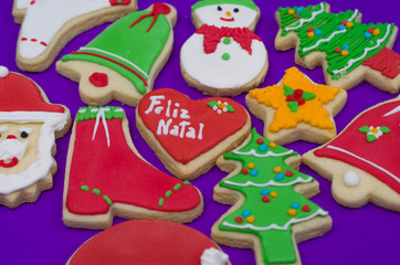 &Oacute;timo fundo natalino, biscoitos de natal com copy space