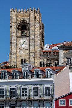 Crenelated tower of the Lisbon Cathedral is a relic from the Reconquista period, when the cathedral could be used as a base to attack the enemy during a siege.