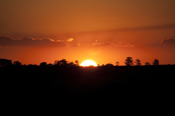 por do sol na fazenda