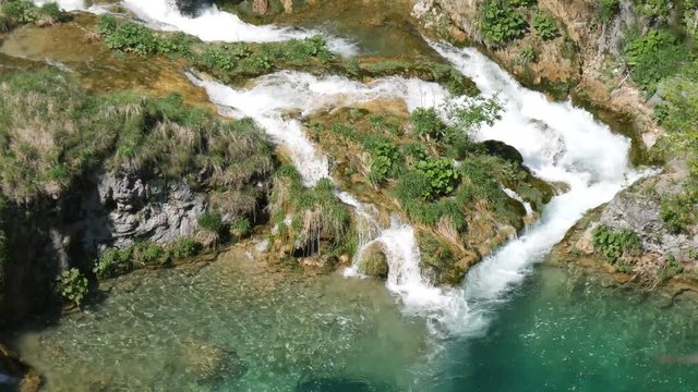 Plitvice cascate e f fiumi nel parco naturale
