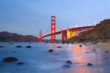 Golden Gate bridge at night