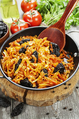 Cabbage stewed with prunes