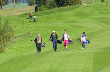 entspannter Flight auf dem Golfplatz