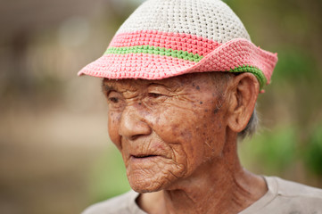 Po Karen Man Wearing a Hat