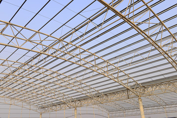 Steel structure workshop roof is under construction