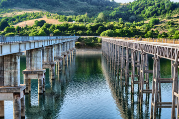 Doppelbrücke im Gran Sasso Nationalpark