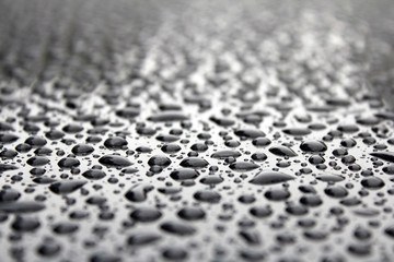 Atypical drops on metallic surface
