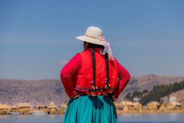 Péruviens sur le lac Titicaca