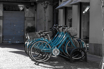 Fototapeta na wymiar Blaue Fahrräder