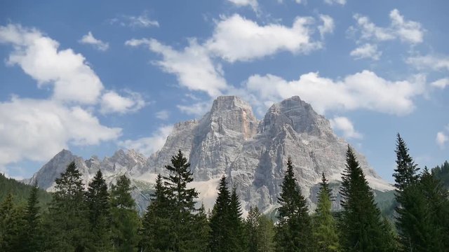 Monte Pelmo in Dolomiti time lapse