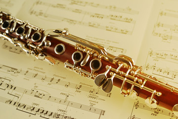 Clarinet on musical notes