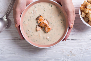Cream soup with salmon