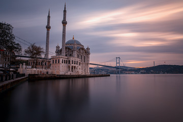 Fototapeta na wymiar Magnificent istanbul city, historical peninsula , Fatih mosque , Sultan Ahmed mosque , Suleymaniye Mosque , Ortakoy mosque