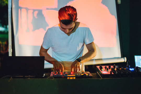 Live Performance of a Young Producer in a Club