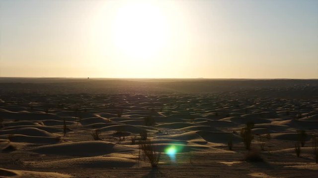 Sole all'alba nel Sahara