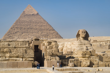 Fototapeta na wymiar Pyramid and Sphinx