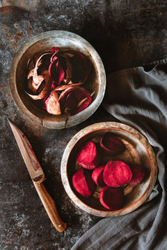 Preparing beetroot for juice