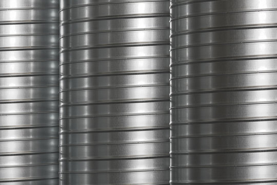 Metallic ribbed ventilation tubes