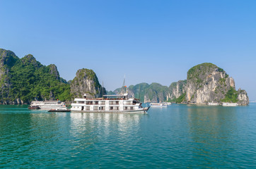 Fototapeta premium Beautiful Halong Bay landscape view. Halong Bay is a beautiful natural wonder in northern Vietnam near the Chinese border.