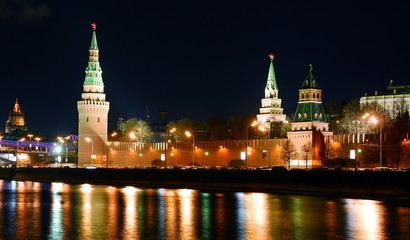 Fototapeta na wymiar View of Moscow Kremlin river at night. Moscow, Russia/ See Moscow river, Moscow Kremlin wall, Kremlin Palaces, Orthodox Christian Churches, Bell tower of Ivan Great