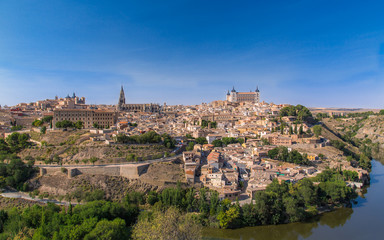 Fototapeta na wymiar Panoramic view of old town Toledo in Spain