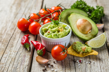 Guacamole sauce and indredients