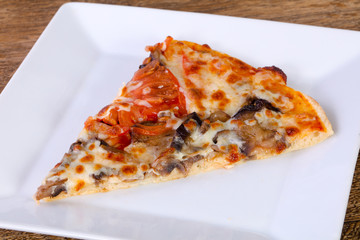 Eggplant pizza with tomato