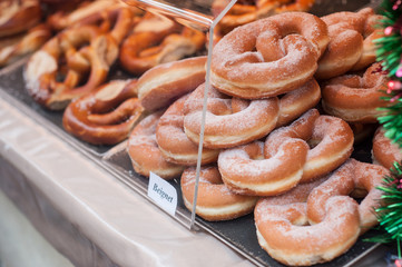 détail beignet alsaciens en vitrine