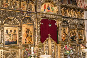 Fototapeta na wymiar Iconostasis of melkite cathedral