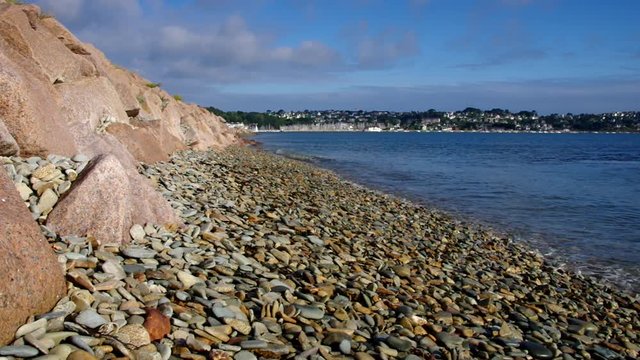 Louannec Strand in der Bretagne in Frankreich