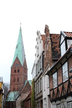 Die Kirche St. Aegidien in Lübeck. © oparauschebart