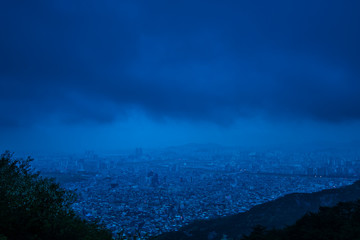 Dawn of the dark sky of Seoul