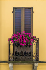 Fototapeta na wymiar Italian balcony